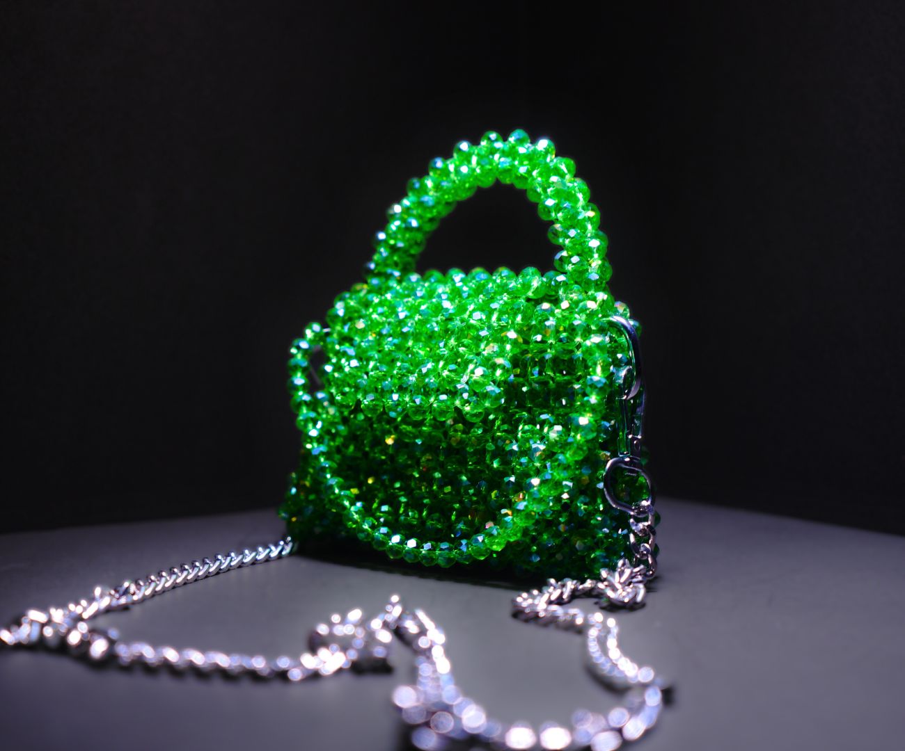 Elite Carries Green Crystal Handmade Bag with Crossbody Chain – Elegant, Luxurious Design, Ideal for Weddings and Special Occasions